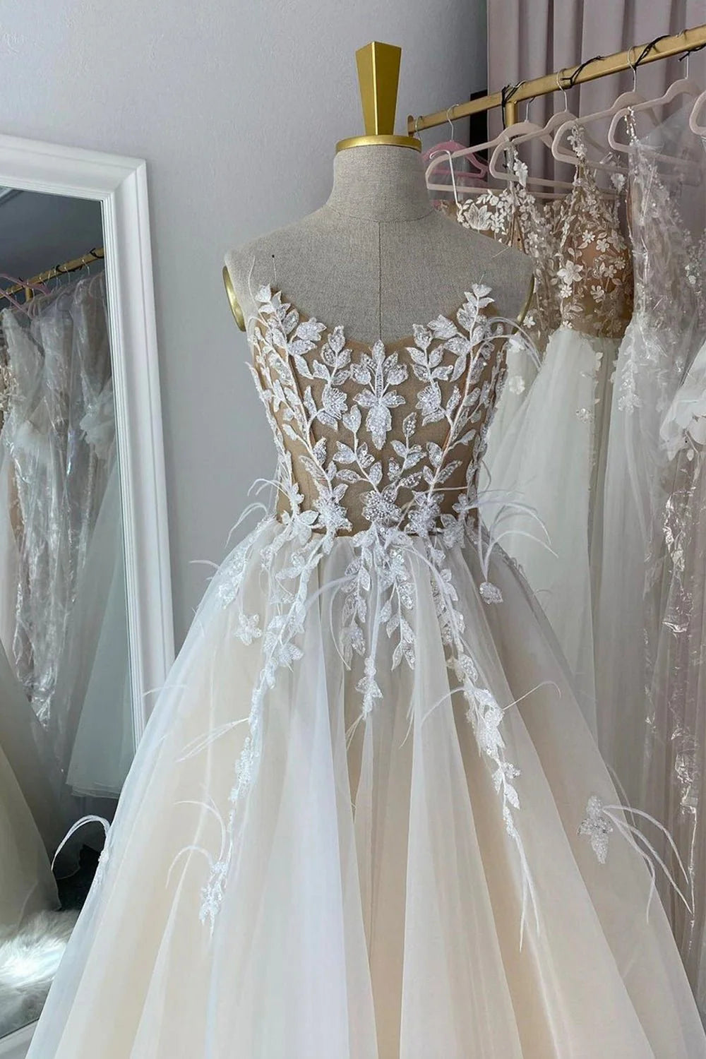 A-Line/Princess V-Neck Sleeveless Floor-Length Applique Tulle Prom Dresses
