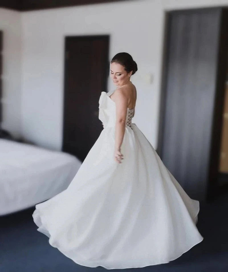A Line Strapless Wedding Dresses With Bowknot