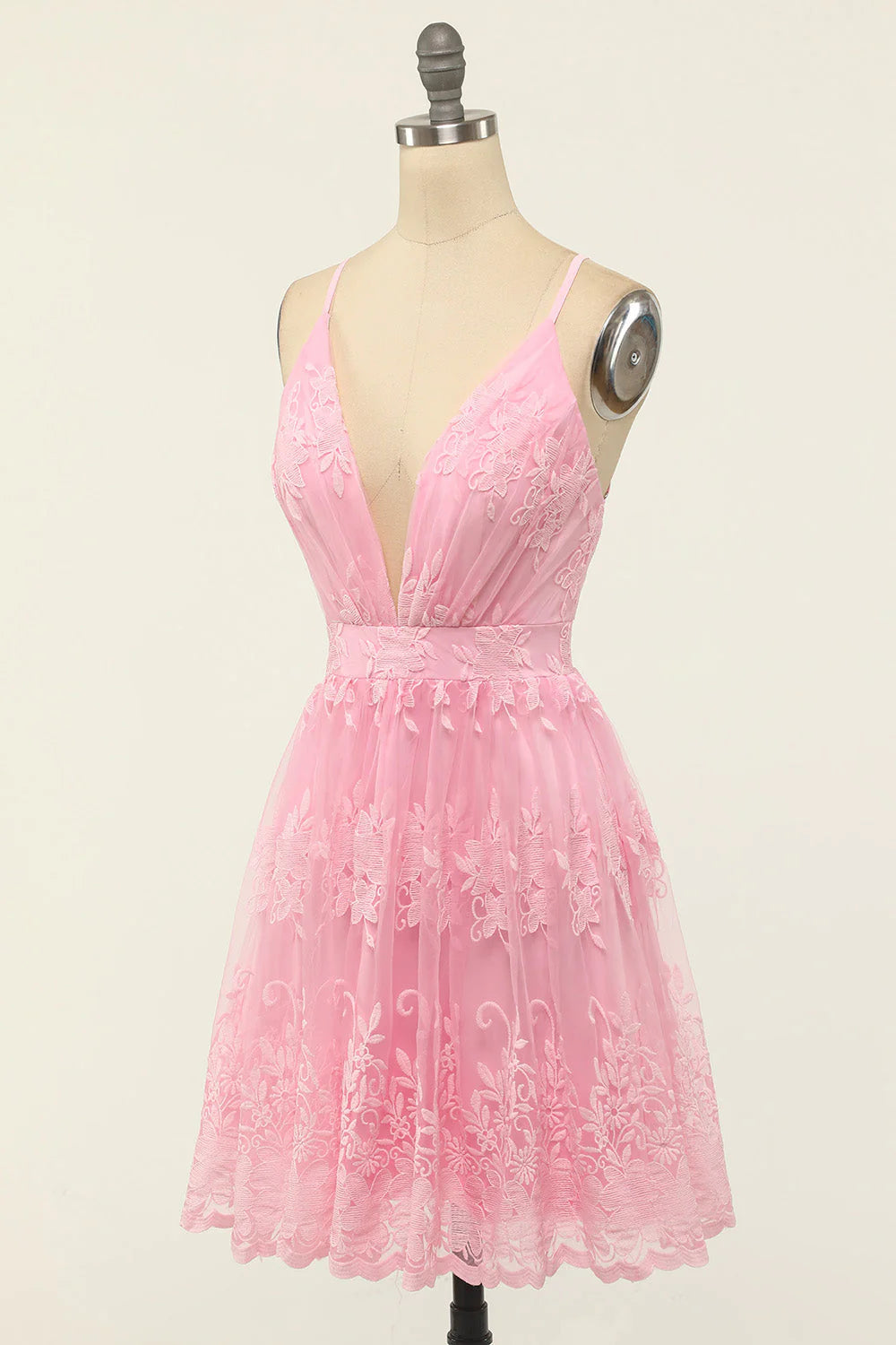 Cheap Light Purple Lace Appliqued Spaghetti Straps Deep V Neck Homecoming Dresses