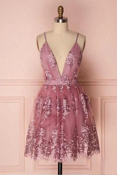 Cheap Light Purple Lace Appliqued Spaghetti Straps Deep V Neck Homecoming Dresses