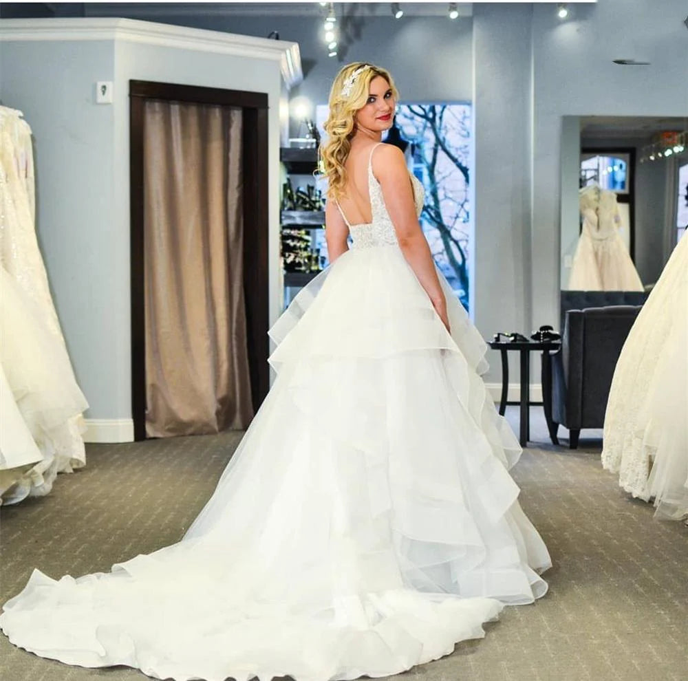 Elegant Spaghetti Straps Sweetheart Tulle Wedding Gown With Beading Tiered