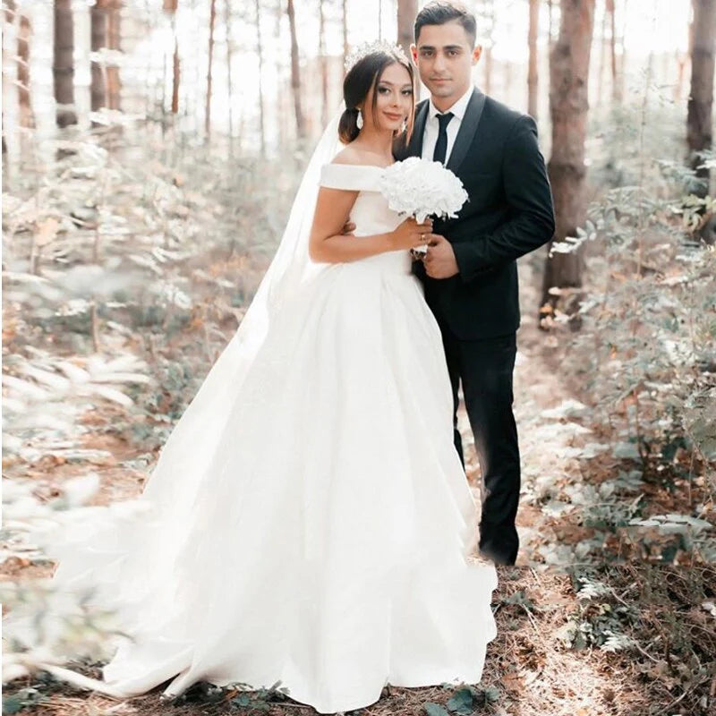 Off the Shoulder Sleeveless Ball Gown Wedding Dress