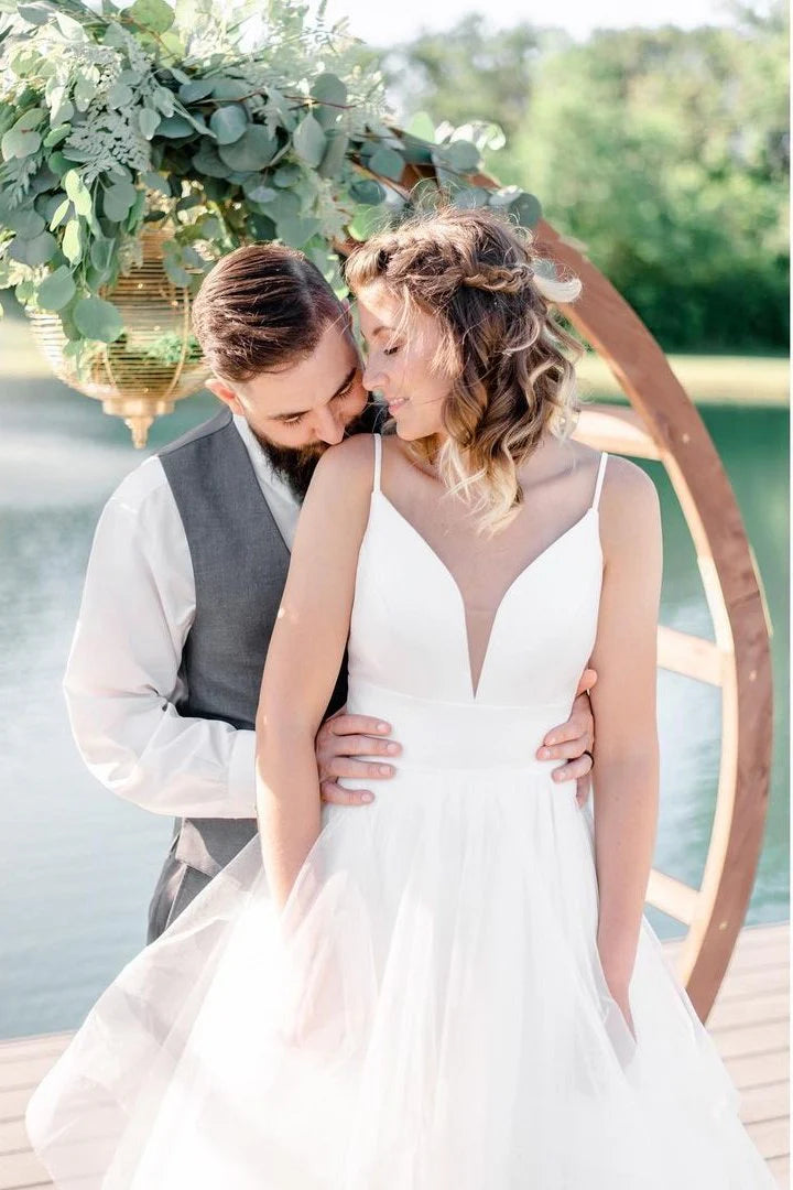 A-line Simple Tulle Wedding Dresses For Women