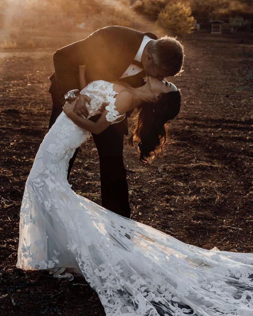 Mermaid Tulle Off The Shoulder Wedding Dresses With Applique Sweep Train