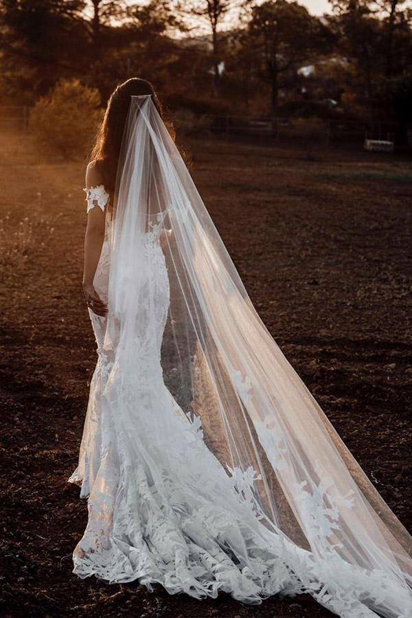 Mermaid Tulle Off The Shoulder Wedding Dresses With Applique Sweep Train