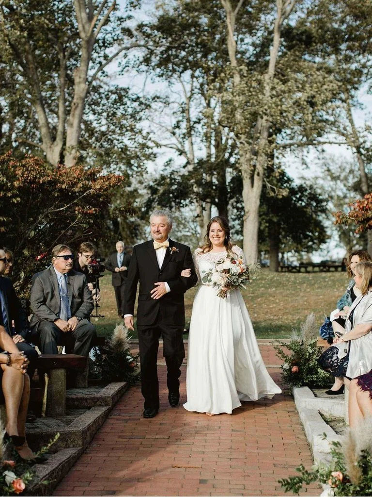 Plus Size Scoop Neck Long Sleeve Tulle Wedding Dress With Lace Bodice V Back Wedding Gowns