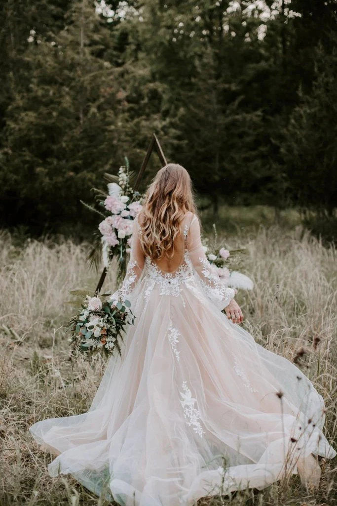 Princess Long Sleeves Lace Appliques V Neck Tulle Wedding Dresses