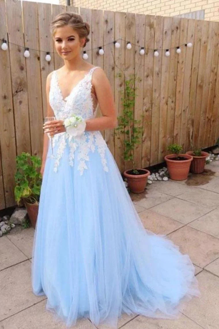 Prom Dress Tulle A-Line V-Neck Sweep Train With Appliques