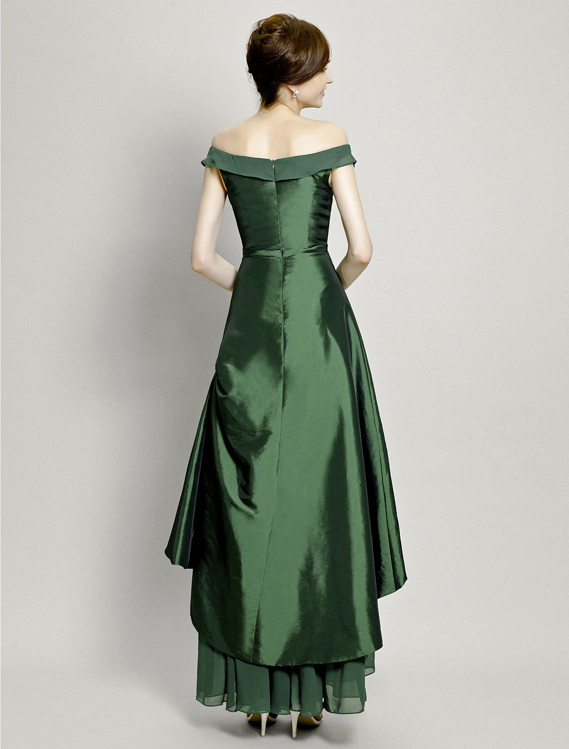 A-Line Mother of the Bride Dress Elegant High Low Off Shoulder Asymmetrical Chiffon Taffeta Short Sleeve with Pick Up Skirt Bow(s) Beading