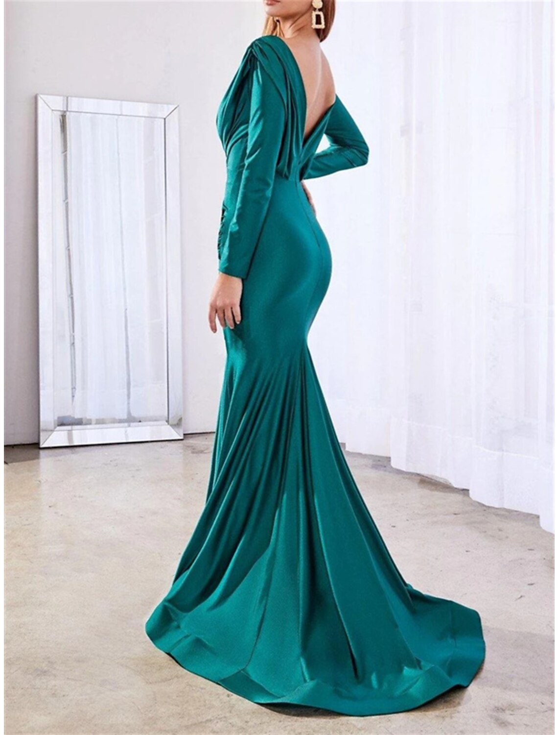 Mermaid / Trumpet Bridesmaid Dress V Neck Long Sleeve Elegant Court Train Chiffon with Ruching / Solid Color
