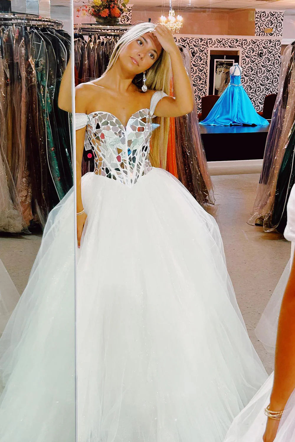 A Line Cut Glass Mirror Off-the-Shoulder Tulle Long Prom Dresses