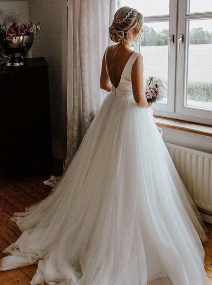 A Line Long Sleeveless Round Neck Tulle Wedding Dresses