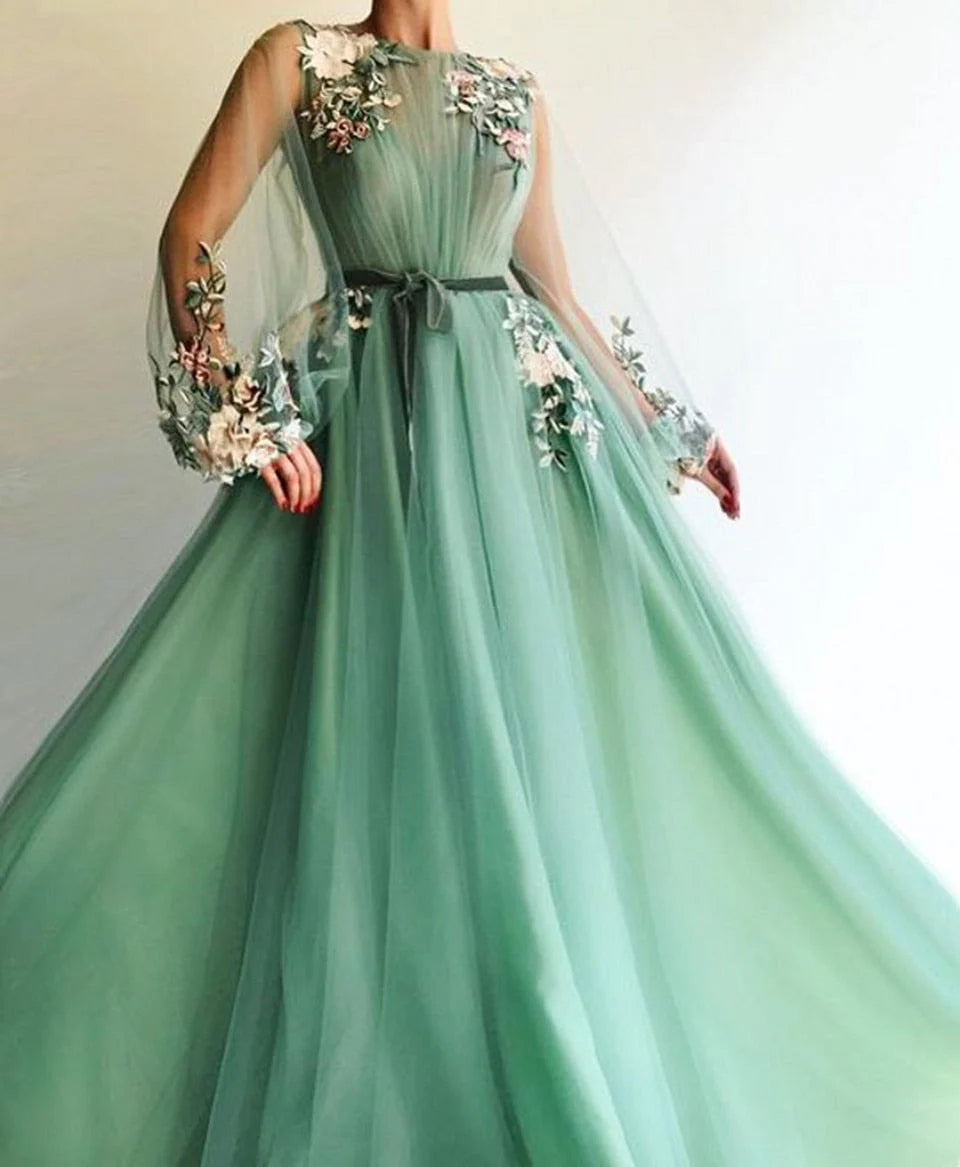 A Line Scoop Tulle Evening Dresses With Appliques