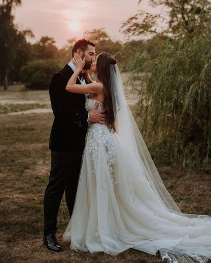 A Line Sweetheart Tulle Wedding Dress with Lace Appliques Long