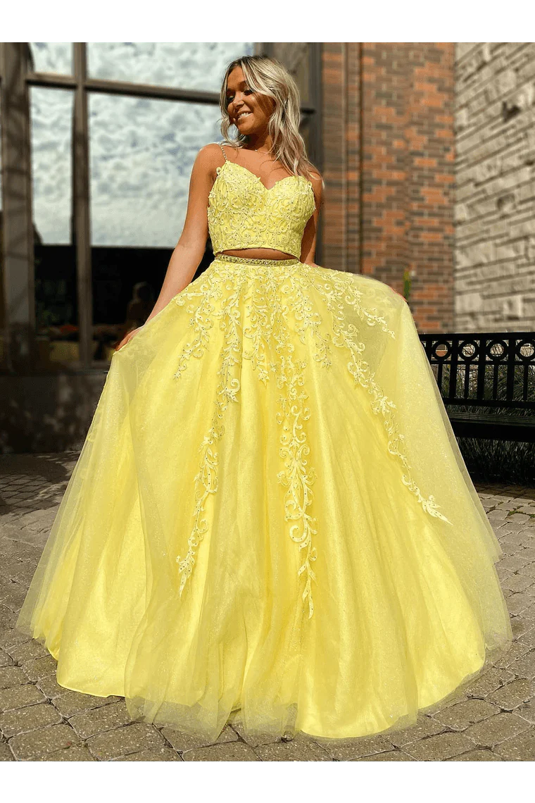 A Line V Neck 2 Piece Tulle Prom Dresses With Appliques