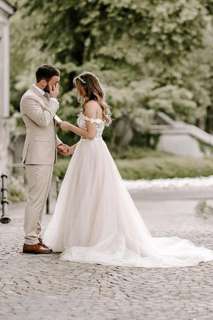 A-line Off the Shoulder Wedding Dresses With Lace Appliques