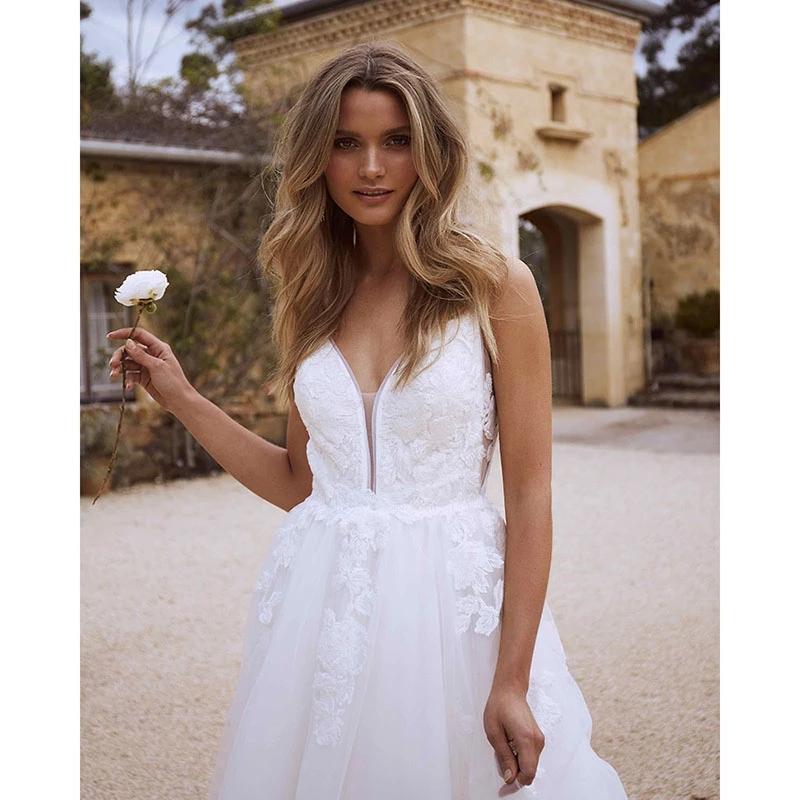 Wedding Dresses Beach With Lace Appliques Spaghetti Strap Wedding Gowns