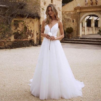 Wedding Dresses Beach With Lace Appliques Spaghetti Strap Wedding Gowns