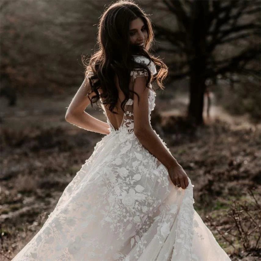 A Line Ivory V Neck Country Wedding Dresses With Appliques