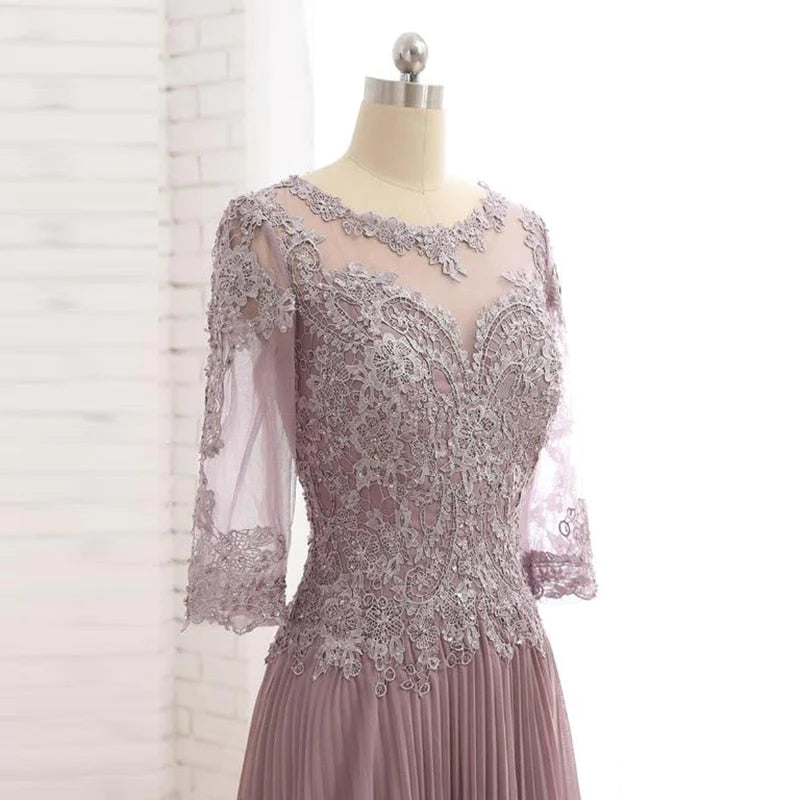 Charming Lace Jewel Neck 3/4 Sleeves Mother of the Bride Dresses With Appliqued