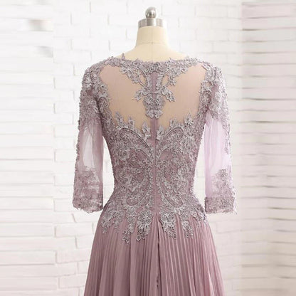 Charming Lace Jewel Neck 3/4 Sleeves Mother of the Bride Dresses With Appliqued