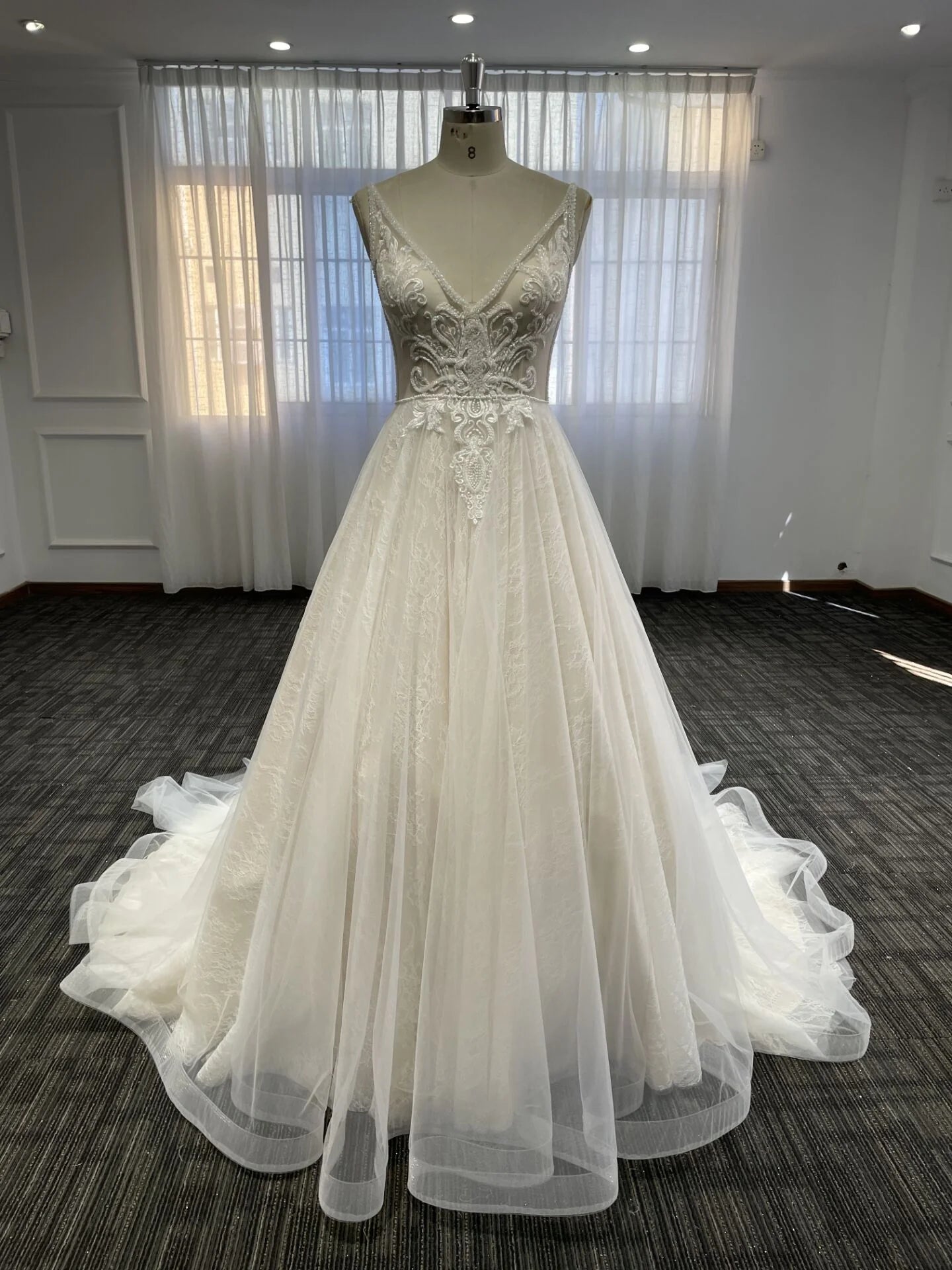 V Neck Tulle Wedding Dresses with Beads Lace Appliques Beach Bride Dresses