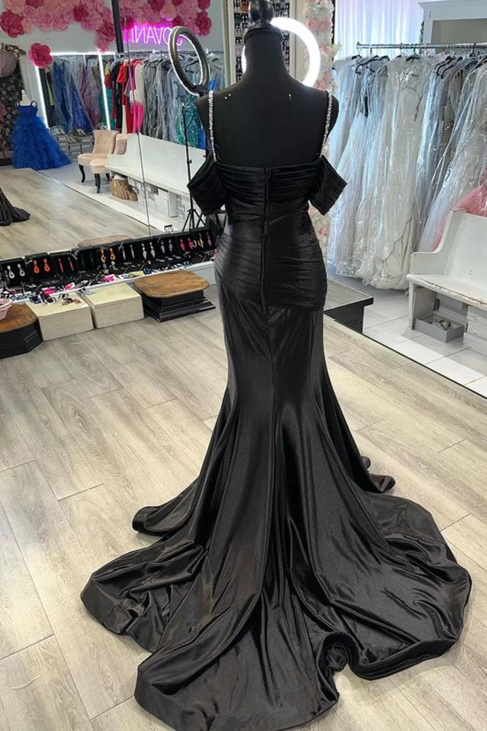 Elegant Beaded Ruched Spaghetti Straps Long Sheath Mermaid Long Prom Dresses