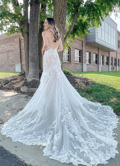 Spaghetti Straps Lace Open Back With Applique Sweep Train Wedding Dresses