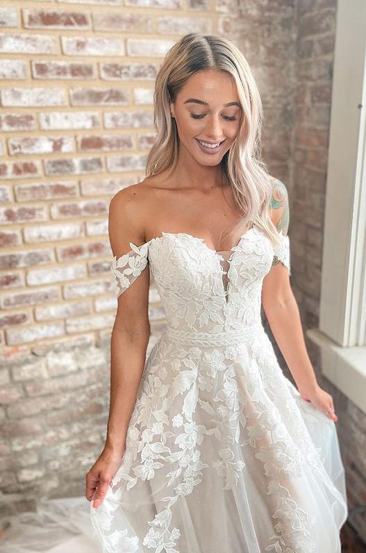 Vintage Lace Off the Shoulder Layers Skirt A-line Bridal Gowns Wedding Dresses