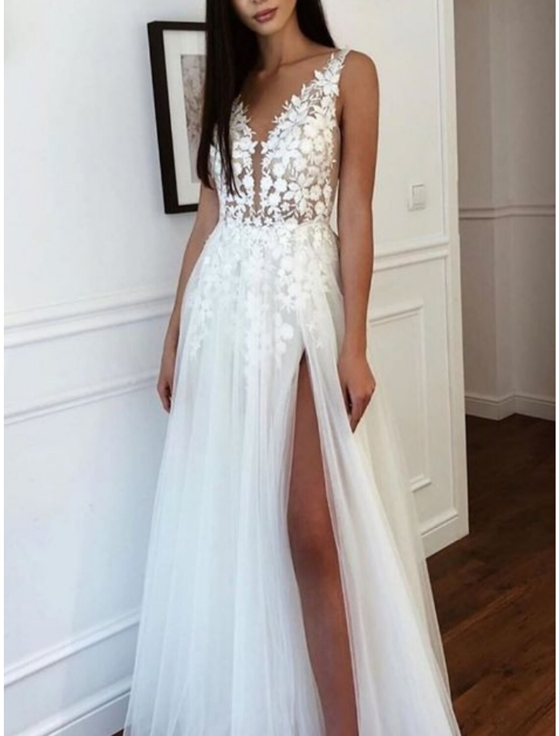 Beach Formal Wedding Dresses A-Line V Neck Sleeveless Floor Length Lace Bridal Gowns With Pleats Split Front