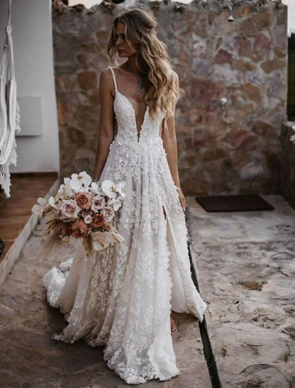 Beach Sexy Boho Wedding Dresses A-Line Sweetheart Camisole Spaghetti Strap Court Train Lace Outdoor Bridal Gowns With Appliques Split