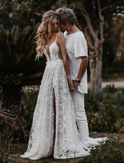 Beach Sexy Boho Wedding Dresses A-Line Sweetheart Camisole Spaghetti Strap Court Train Lace Outdoor Bridal Gowns With Appliques Split