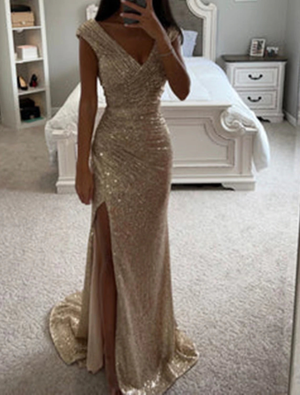 Mermaid / Trumpet Prom Dresses Sparkle Dress Formal Evening Party Court Train Sleeveless V Neck Sequined with Ruched Sequin Slit