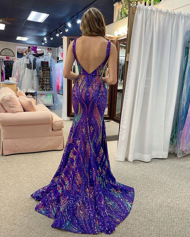 Trumpet/Mermaid Sequins Prom Dress V Neck Sweep Train