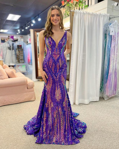 Trumpet/Mermaid Sequins Prom Dress V Neck Sweep Train