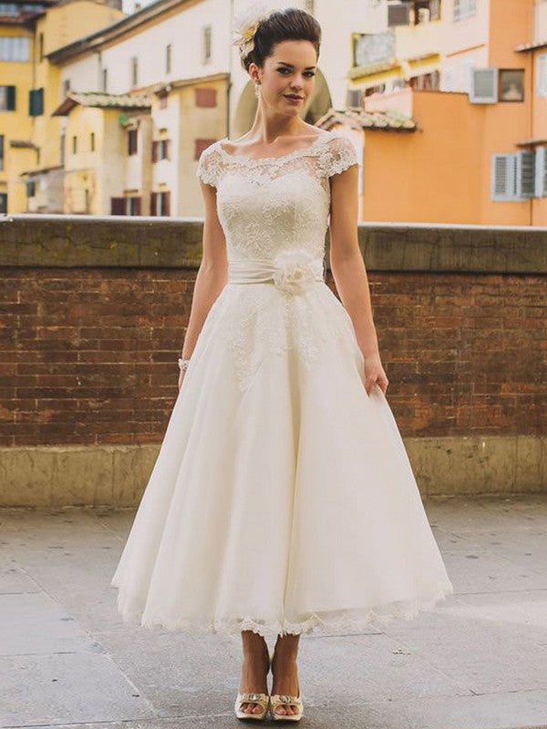 A-Line/Princess Tulle Lace Scoop Short Sleeves Tea-Length Wedding Dresses