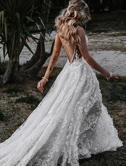 Beach Sexy Boho Wedding Dresses A-Line Sweetheart Camisole Spaghetti Strap Court Train Lace Outdoor Bridal Gowns With Appliques Split