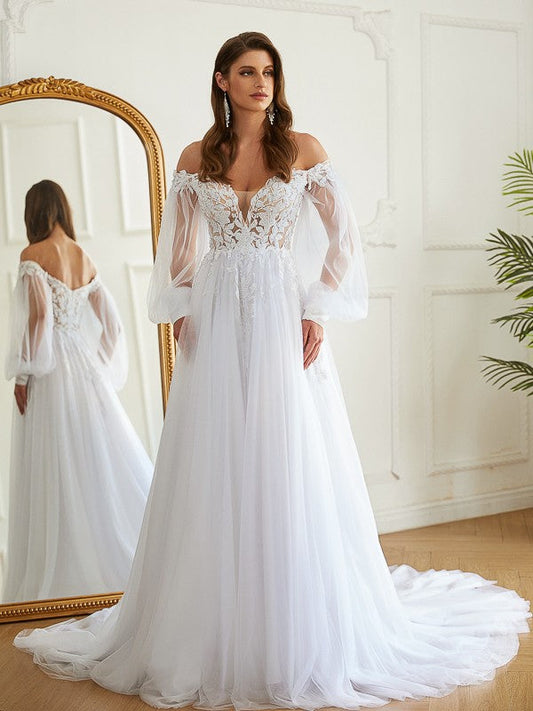 A-Line/Princess Lace Spaghetti Straps Sleeveless Chapel Train Wedding Dresses