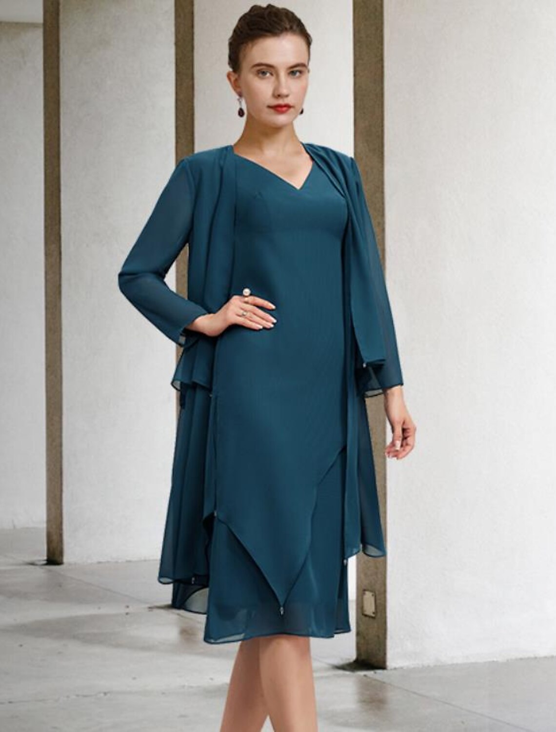 Two Piece Sheath / Column Mother of the Bride Dress Church Vintage Elegant V Neck Knee Length Chiffon Sleeveless Wrap Included Jacket Dresses with Draping Tier