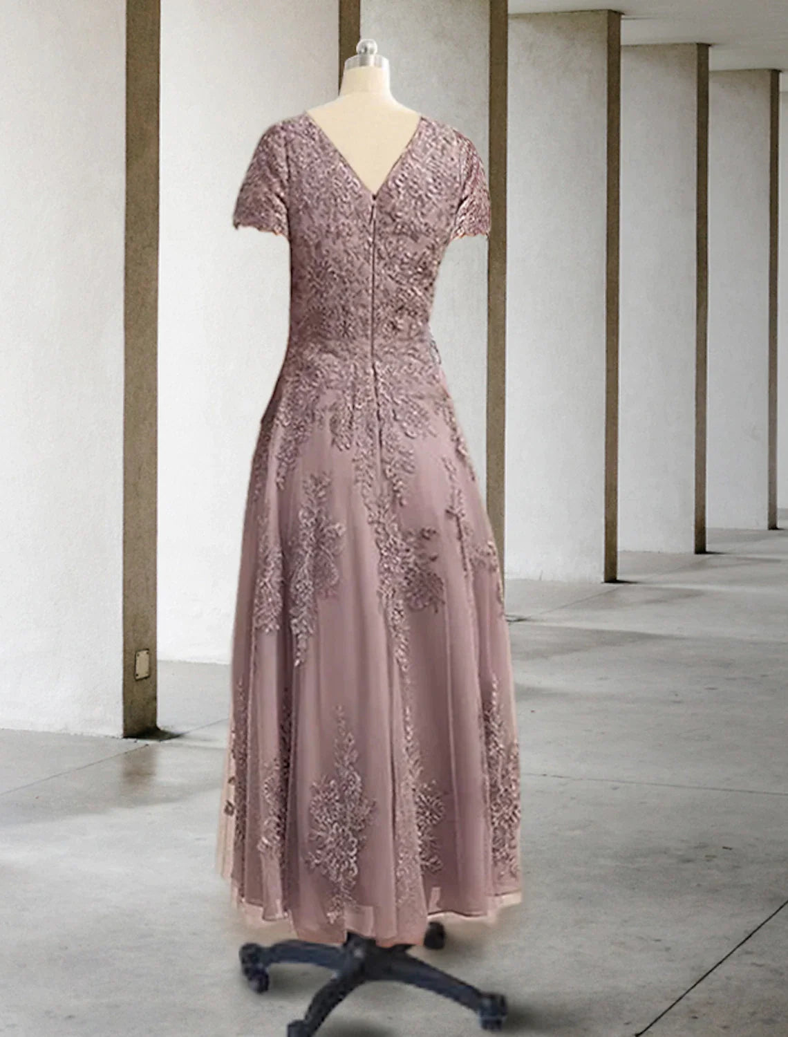 A-Line Mother of the Bride Dress Elegant Jewel Neck Tea Length Lace Tu ...
