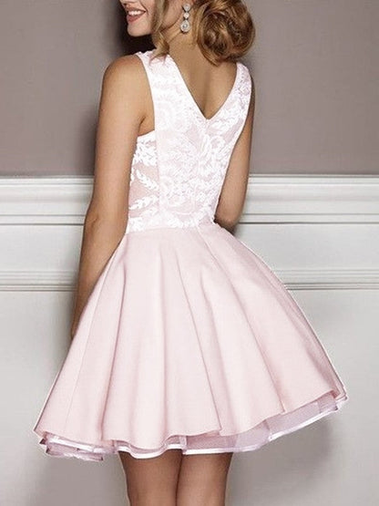 A-Line/Princess Satin Applique V-neck Sleeveless Short/Mini Homecoming Dress