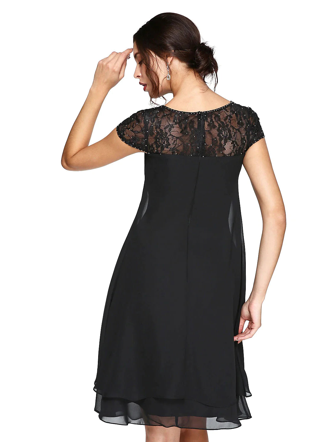 A-Line Mother of the Bride Dress Plus Size Elegant Illusion Neck Knee Length Chiffon Lace Short Sleeve with Sequin