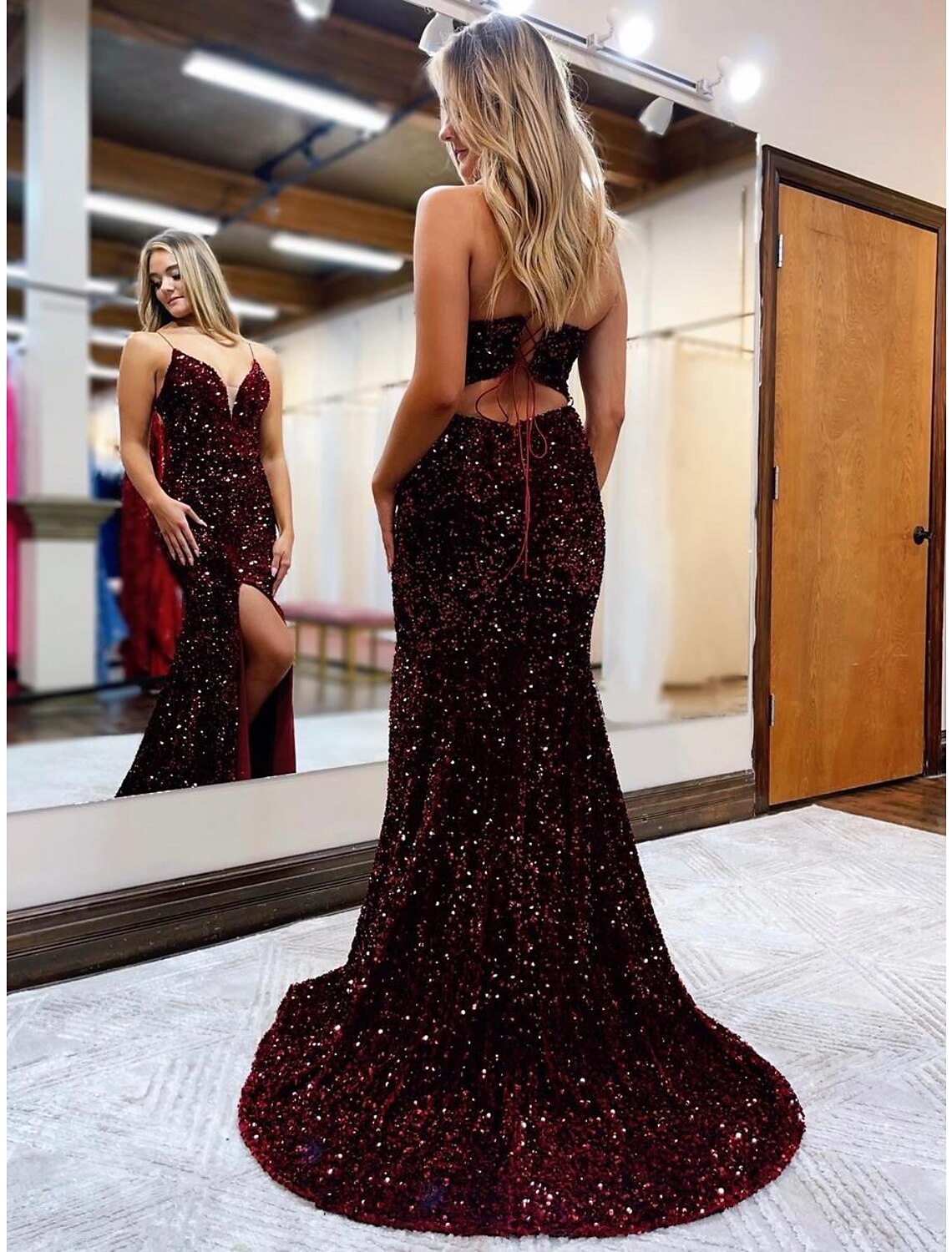 Mermaid / Trumpet Prom Dresses Sparkle & Shine Dress Formal Court Train Sleeveless V Neck Sequined Backless with Sequin Slit